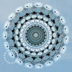 מנדלת כבשים בכחול